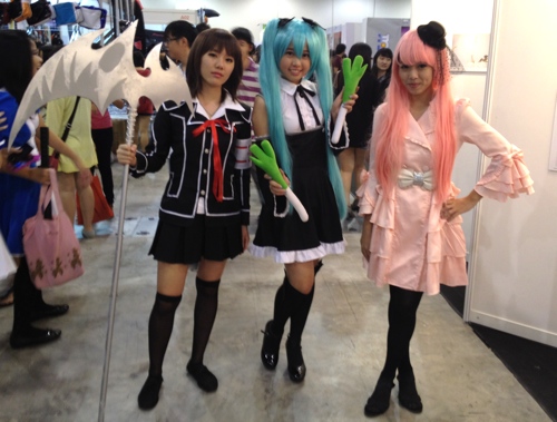 Anime Festival Asia 2012 - Miku Holding Leeks